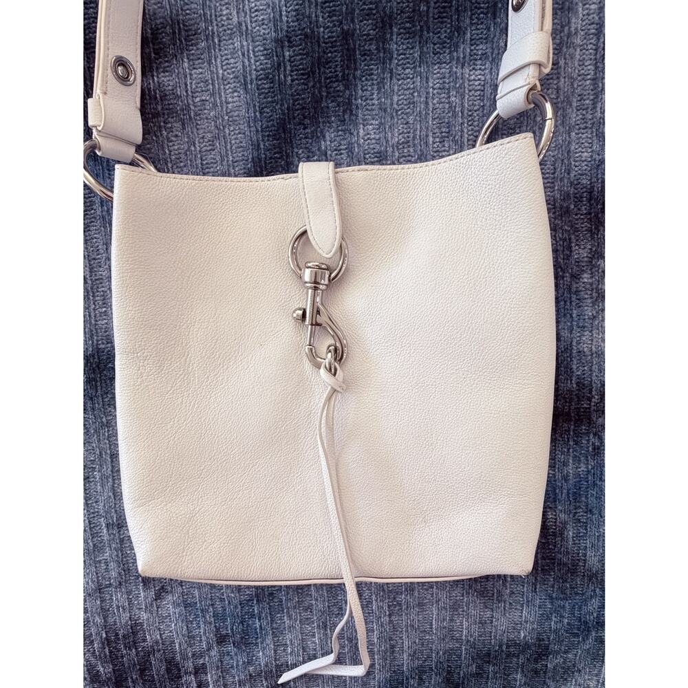 New Rebecca Minkoff Pebbled Leather Megan Feed Bag White Silver Hardware - Picture 2 of 9